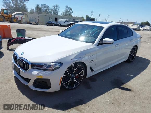 2022 BMW 5 Series 530e xDrive with VIN WBA33AG01NCJ52906, listed as a IAAI auction lot 42686511 with 45,710 mi miles and . Bid and sale history available at DreamBid. Image 17.