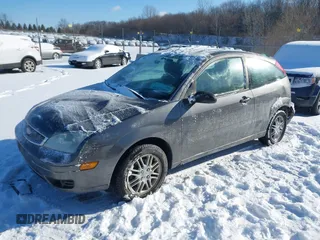 2006 Ford Focus S z VIN 1FAHP31N76W151973, wystawiony jako IAAI lot #41573090 z przebiegiem 211 369 mil mil oraz . Historia ofert i sprzedaży dostępna na DreamBid. Obrazek 2.
