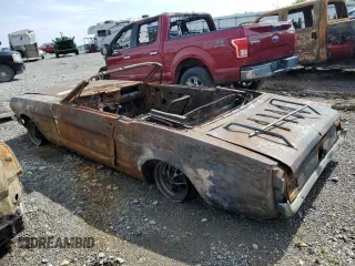 1965 Ford Mustang z VIN 5F08A751242, wystawiony jako Copart lot #52938995 z przebiegiem Nie podano mil oraz Szkody całkowita. Historia ofert i sprzedaży dostępna na DreamBid. Obrazek 2.