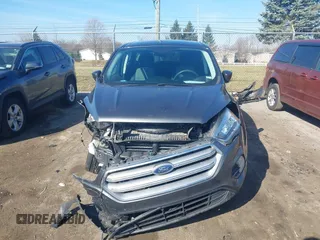 2017 Ford Escape SE with VIN 1FMCU0GD0HUB80123, listed as a IAAI auction lot 41895514 with 61,680 mi miles and . Bid and sale history available at DreamBid. Image 6.