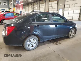 2013 Chevrolet Sonic LS z VIN 1G1JA5SH5D4169083, wystawiony jako Copart lot #55703555 z przebiegiem Nie podano mil oraz Czysty tytuł • Clean title. Historia ofert i sprzedaży dostępna na DreamBid. Obrazek 3.