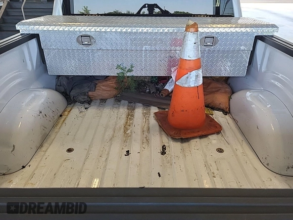 2016 Ford F-150 XL with VIN 1FTMF1CP9GKF21375, listed as a IAAI auction lot 42785364 with 158,271 mi miles and . Bid and sale history available at DreamBid. Image 4.
