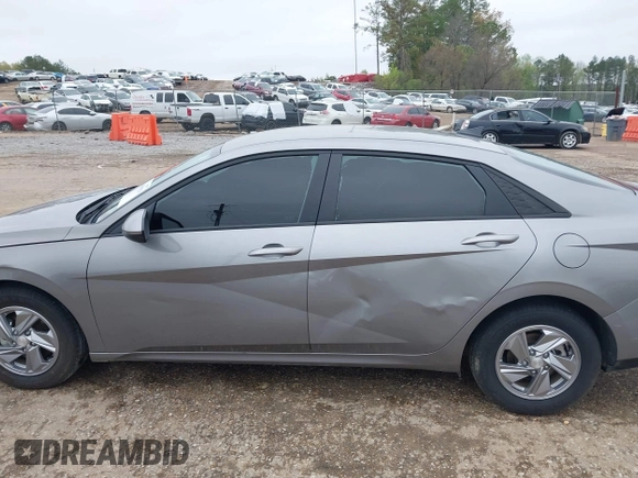 2025 Hyundai Elantra SE z VIN KMHLL4DG3SU860243, wystawiony jako IAAI lot #41899929 z przebiegiem 26 162 mil mil oraz . Historia ofert i sprzedaży dostępna na DreamBid. Obrazek 14.