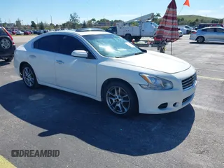 2014 Nissan Maxima SV z VIN 1N4AA5AP5EC487332, wystawiony jako IAAI lot #41439568 z przebiegiem 120 015 mil mil oraz . Historia ofert i sprzedaży dostępna na DreamBid. Obrazek 1.