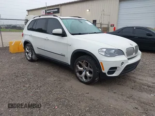 2011 BMW X5 35d z VIN 5UXZW0C5XBL662455, wystawiony jako IAAI lot #42523751 z przebiegiem 124 789 mil mil oraz . Historia ofert i sprzedaży dostępna na DreamBid. Obrazek 1.
