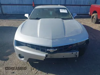 2010 Chevrolet Camaro 1LT z VIN 2G1FB1EV1A9167966, wystawiony jako IAAI lot #42014509 z przebiegiem 213 321 mil mil oraz . Historia ofert i sprzedaży dostępna na DreamBid. Obrazek 6.