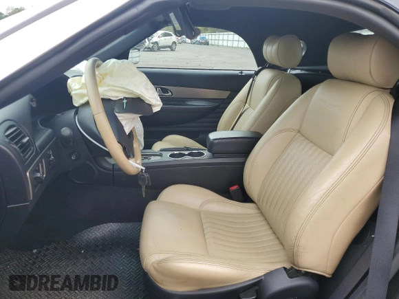 2005 Ford Thunderbird Deluxe z VIN 1FAHP60A55Y102032, wystawiony jako Copart lot #73761144 z przebiegiem 50 402 mil mil oraz Szkoda całkowita • Salvage title. Historia ofert i sprzedaży dostępna na DreamBid. Obrazek 7.
