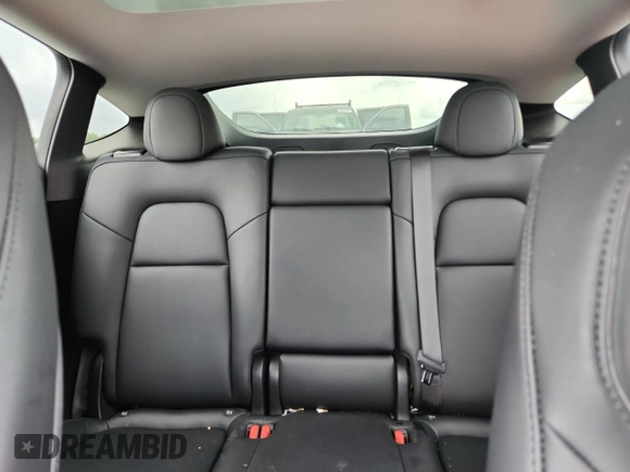 2024 Tesla Model Y Long Range with VIN 7SAYGDEE9RA255688, listed as a Copart auction lot 58918665 with 21,302 mi miles and Salvage title. Bid and sale history available at DreamBid. Image 10.