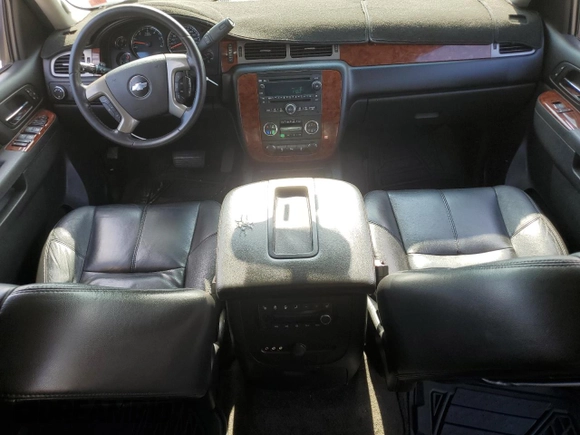 2013 Chevrolet Suburban LT with VIN 1GNSKJE76DR102183, listed as a Copart auction lot 56272494 with 122,679 mi miles and Non Repairable. Bid and sale history available at carsss.com. Image 8.
