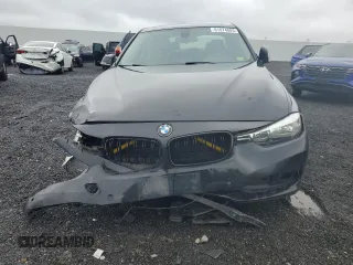 2017 BMW 3 Series 320i xDrive z VIN WBA8A3C34HA067209, wystawiony jako Copart lot #61074805 z przebiegiem 93 838 mil mil oraz Szkoda całkowita • Salvage title. Historia ofert i sprzedaży dostępna na DreamBid. Obrazek 5.