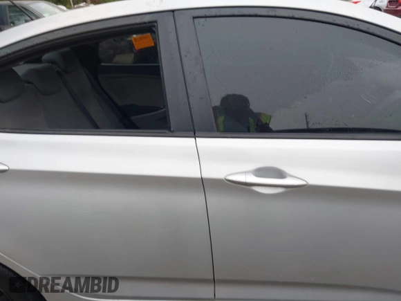2012 Hyundai Accent GLS z VIN KMHCT4AE8CU197739, wystawiony jako IAAI lot #37738877 z przebiegiem 158 688 mil mil oraz . Historia ofert i sprzedaży dostępna na DreamBid. Obrazek 13.