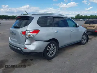 2016 Nissan Pathfinder Platinum z VIN 5N1AR2MNXGC662989, wystawiony jako IAAI lot #42315335 z przebiegiem 128 956 mil mil oraz . Historia ofert i sprzedaży dostępna na DreamBid. Obrazek 4.