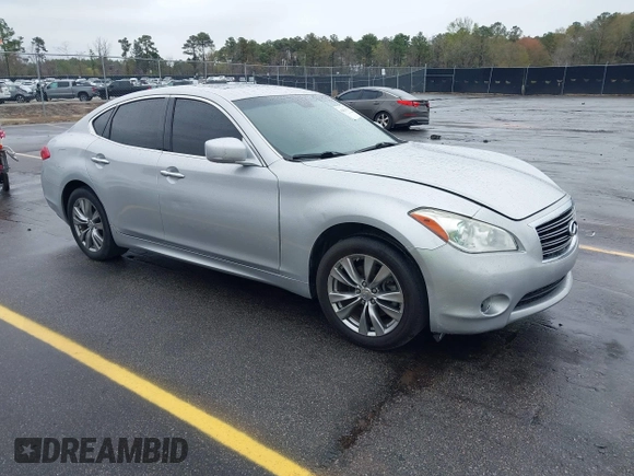 2013 Infiniti M with VIN JN1BY1AP4DM513899, listed as a IAAI auction lot 41854573 with 202,480 mi miles and . Bid and sale history available at carsss.com. Image 1.