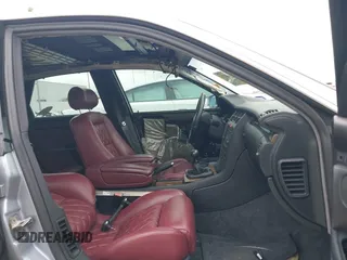 2003 Audi S8 z VIN WAUGU44D33N002014, wystawiony jako IAAI lot #41941237 z przebiegiem Nie podano mil oraz . Historia ofert i sprzedaży dostępna na DreamBid. Obrazek 5.