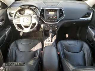 2017 Jeep Cherokee Overland с VIN 1C4PJLJS0HW574622, выставлен на аукционе Copart как лот 74615164 с пробегом 93 945 миль миль и Списание • Salvage title. История ставок и продаж доступна на DreamBid. Изображение 8.