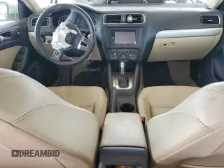 2013 Volkswagen Jetta SE с VIN 3VWDX7AJXDM425741, выставлен на аукционе Copart как лот 53818825 с пробегом 160 171 миль миль и Списание • Salvage title. История ставок и продаж доступна на DreamBid. Изображение 8.