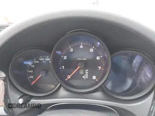 2018 Porsche Macan z VIN WP1AA2A59JLB13452, wystawiony jako IAAI lot #41990842 z przebiegiem Nie podano mil oraz . Historia ofert i sprzedaży dostępna na DreamBid. Obrazek 7.