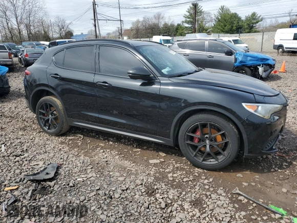 2019 Alfa Romeo Stelvio Ti with VIN ZASPAKBN3K7C55789, listed as a Copart auction lot 51557835 with 105,118 mi miles and Salvage title. Bid and sale history available at DreamBid. Image 4.
