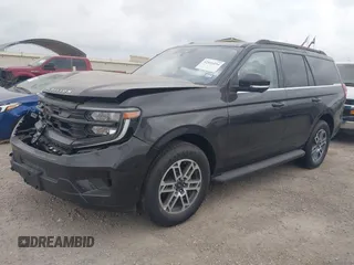 2025 Ford Expedition XLT с VIN 1FMJU1H86SEA17492, выставлен на аукционе IAAI как лот 42416154 с пробегом 2 890 миль миль и . История ставок и продаж доступна на DreamBid. Изображение 2.