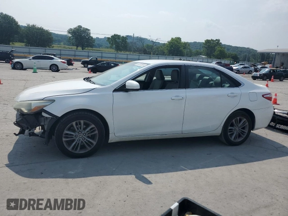 2015 Toyota Camry XLE z VIN 4T1BF1FK7FU105038, wystawiony jako Copart lot #59370355 z przebiegiem 76 870 mil mil oraz Szkoda całkowita • Salvage title. Historia ofert i sprzedaży dostępna na DreamBid. Obrazek 1.