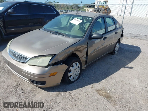 2005 Ford Focus S with VIN 1FAFP34N35W149316, listed as a IAAI auction lot 41699144 with 133,372 mi miles. Bid and sale history available at carsss.com. Image 2.