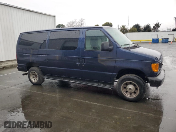 2005 Ford Econoline Passenger XL with VIN 1FBNE31L45HA70020, listed as a Copart auction lot 43475345 with 124,301 mi miles and Clean Title. Bid and sale history available at carsss.com. Image 4.