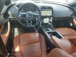 2020 Jaguar XE R-Dynamic S z VIN SAJAT4GX1LCP61713, wystawiony jako Copart lot #44902675 z przebiegiem 79 164 mil mil oraz Szkody całkowita. Historia ofert i sprzedaży dostępna na DreamBid. Obrazek 8.