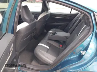 2025 Toyota Camry LE z VIN 4T1DAACK4SU518573, wystawiony jako IAAI lot #42368770 z przebiegiem 30 727 mil mil oraz . Historia ofert i sprzedaży dostępna na DreamBid. Obrazek 8.