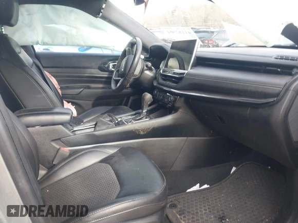2022 Jeep Compass Latitude with VIN 3C4NJDBB4NT197015, listed as a IAAI auction lot 41182504 with 61,498 mi miles and . Bid and sale history available at DreamBid. Image 5.