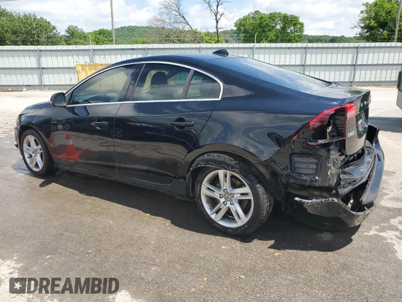 2015 Volvo S60 T5 Drive-E Platinum z VIN YV140MFD4F1314783, wystawiony jako Copart lot #55292105 z przebiegiem 129 818 mil mil oraz Szkoda całkowita • Salvage title. Historia ofert i sprzedaży dostępna na DreamBid. Obrazek 2.