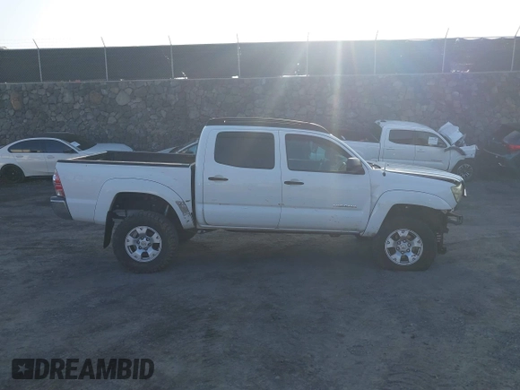 2014 Toyota Tacoma with VIN 5TFLU4EN7EX091618, listed as a IAAI auction lot 41774286 with Not Provided miles and . Bid and sale history available at DreamBid. Image 13.
