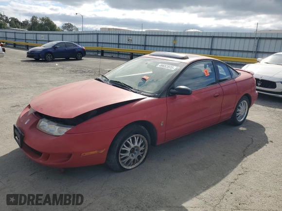 1999 Saturn SC z VIN 1G8ZY127XXZ314531, wystawiony jako Copart lot #49653805 z przebiegiem 130 457 mil mil oraz Szkody całkowita. Historia ofert i sprzedaży dostępna na DreamBid. Obrazek 1.