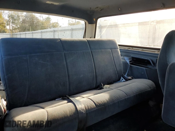 1994 Ford Bronco XL с VIN 1FMEU15N0RLA76670, выставлен на аукционе Copart как лот 46048315 с пробегом 269 968 миль миль и Списание • Salvage title. История ставок и продаж доступна на DreamBid. Изображение 11.