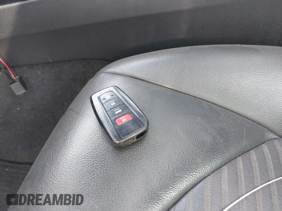 2018 Toyota Camry LE z VIN 4T1B11HK5JU623766, wystawiony jako IAAI lot #41997511 z przebiegiem 146 569 mil mil oraz . Historia ofert i sprzedaży dostępna na DreamBid. Obrazek 11.