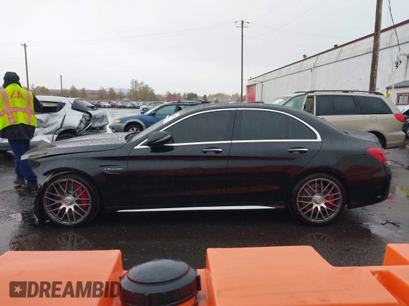 2016 Mercedes-Benz C 63 S AMG z VIN 55SWF8HB7GU101074, wystawiony jako IAAI lot #40732826 z przebiegiem 43 676 mil mil oraz . Historia ofert i sprzedaży dostępna na DreamBid. Obrazek 15.