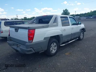 2002 Chevrolet Avalanche with VIN 3GNEC13T92G265370, listed as a IAAI auction lot 42197376 with Not Provided miles and . Bid and sale history available at DreamBid. Image 4.