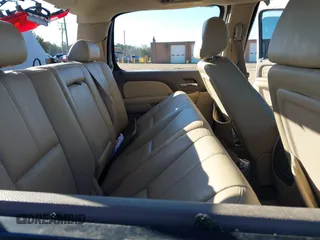 2009 GMC Sierra 2500HD SLT z VIN 1GTHK63609F177464, wystawiony jako IAAI lot #41748237 z przebiegiem Nie podano mil oraz . Historia ofert i sprzedaży dostępna na DreamBid. Obrazek 8.