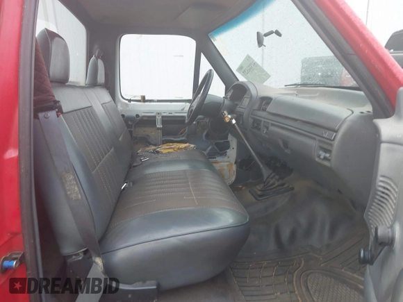 1993 Ford F-150 with VIN 1FTDF15Y3PNB32641, listed as a IAAI auction lot 41980527 with 244,747 mi miles. Bid and sale history available at carsss.com. Image 5.