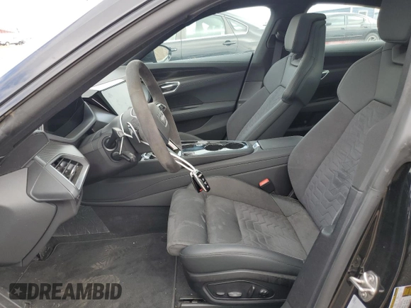 2022 Audi e-tron GT Premium Plus z VIN WAUCJBFW8N7001359, wystawiony jako Copart lot #50033824 z przebiegiem 16 630 mil mil oraz . Historia ofert i sprzedaży dostępna na DreamBid. Obrazek 7.