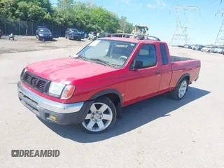 1998 Nissan Frontier XE z VIN 1N6DD26S2WC348803, wystawiony jako IAAI lot #42225770 z przebiegiem Nie podano mil oraz . Historia ofert i sprzedaży dostępna na DreamBid. Obrazek 2.