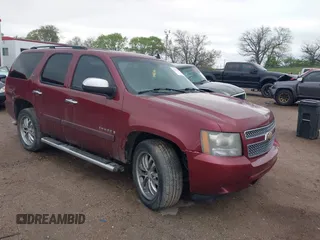 2008 Chevrolet Tahoe LTZ z VIN 1GNFK13008J149382, wystawiony jako IAAI lot #42173251 z przebiegiem 324 809 mil mil oraz . Historia ofert i sprzedaży dostępna na DreamBid. Obrazek 1.