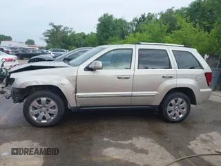 2010 Jeep Grand Cherokee Limited with VIN 1J4RR5GT2AC138675, listed as a IAAI auction lot 42471032 with 184,238 mi miles and . Bid and sale history available at DreamBid. Image 14.
