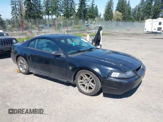 2004 Ford Mustang GT Deluxe z VIN 1FAFP42X74F206027, wystawiony jako IAAI lot #42035943 z przebiegiem 160 404 mil mil oraz . Historia ofert i sprzedaży dostępna na DreamBid. Obrazek 1.