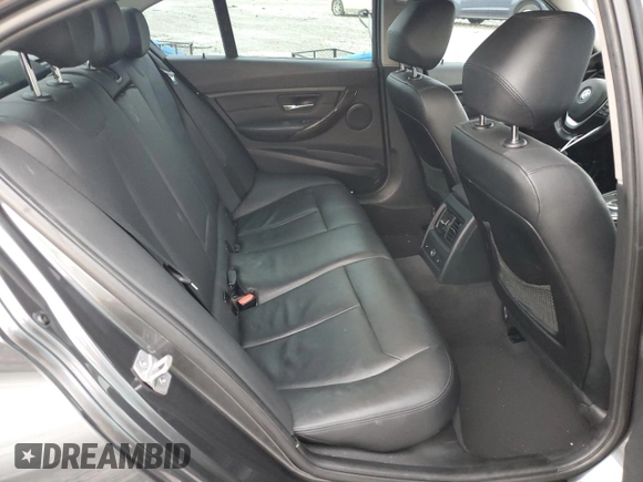 2013 BMW 3 Series 328i xDrive с VIN WBA3B5G51DNS03880, выставлен на аукционе Copart как лот 42615265 с пробегом 116 088 миль миль и Списание • Salvage title. История ставок и продаж доступна на DreamBid. Изображение 10.