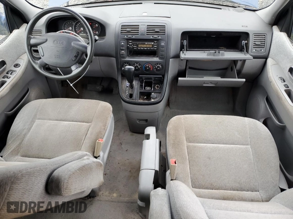 2004 Kia Sedona LX with VIN KNDUP131946505075, listed as a Copart auction lot 81686734 with 108,111 mi miles and Salvage Title. Bid and sale history available at carsss.com. Image 8.