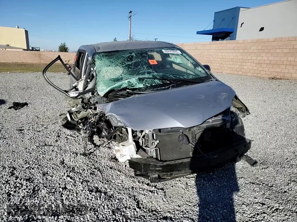 2018 Toyota Sienna L with VIN 5TDZZ3DC1JS956802, listed as a Copart auction lot 42245995 with 53,383 mi miles and Salvage Title. Bid and sale history available at DreamBid. Image 12.