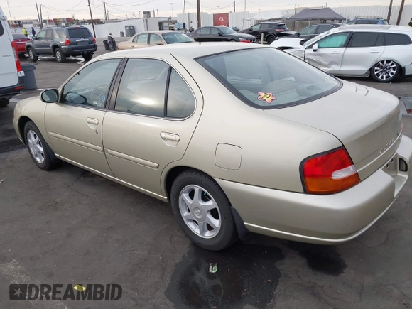 1998 Nissan Altima XE with VIN 1N4DL01D9WC110391, listed as a IAAI auction lot 41085735 with 100,322 mi miles. Bid and sale history available at carsss.com. Image 3.
