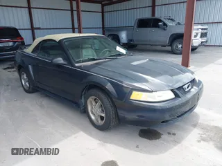 2000 Ford Mustang z VIN 1FAFP4444YF228124, wystawiony jako IAAI lot #42456191 z przebiegiem 225 253 mil mil oraz . Historia ofert i sprzedaży dostępna na DreamBid. Obrazek 1.