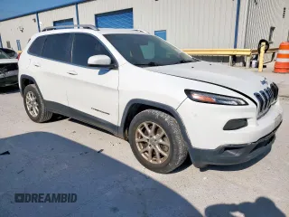 2016 Jeep Cherokee Latitude with VIN 1C4PJLCS2GW114244, listed as a Copart auction lot 53095715 with 108,054 mi miles and Salvage Title. Bid and sale history available at carsss.com. Image 4.