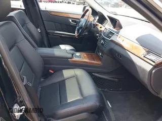 2012 Mercedes-Benz E 350 Luxury z VIN WDDHF8JB5CA629709, wystawiony jako IAAI lot #42502808 z przebiegiem 109 527 mil mil oraz . Historia ofert i sprzedaży dostępna na DreamBid. Obrazek 5.